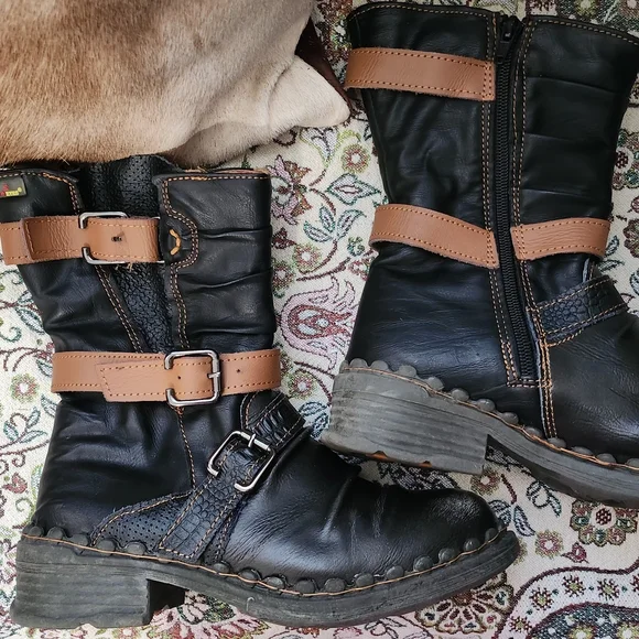 Black and Brown Women's Boots - Picture 3 of 8